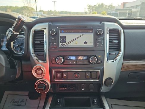 Used 2016 Nissan Titan SL image 22