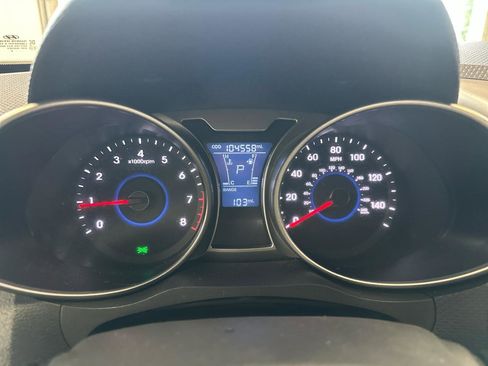 Used 2016 Hyundai Veloster FWD image 18