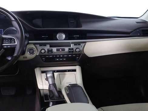 Used 2018 Lexus ES 350 w/ Ultra Luxury Package image 47