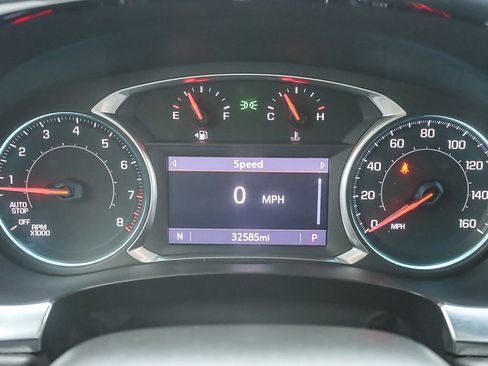 Used 2022 Chevrolet Traverse LT image 54