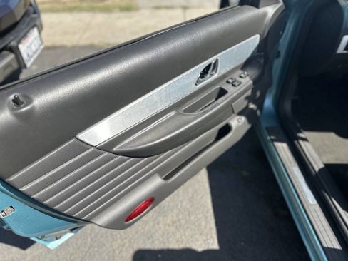 Used 2002 Ford Thunderbird Deluxe image 14