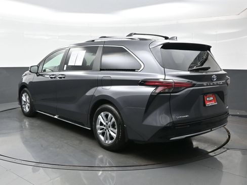 Used 2025 Toyota Sienna Limited AWD/4WD image 4
