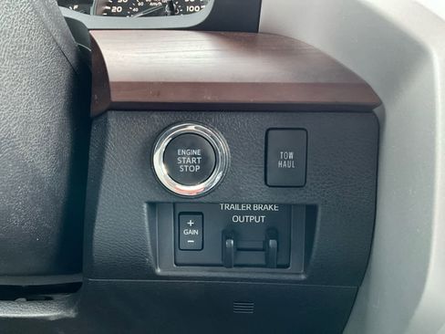 Used 2021 Toyota Tundra Limited w/ Limited Premium Package image 21