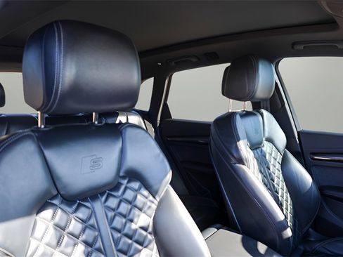 Used 2023 Audi SQ5 Prestige w/ Prestige Package image 21