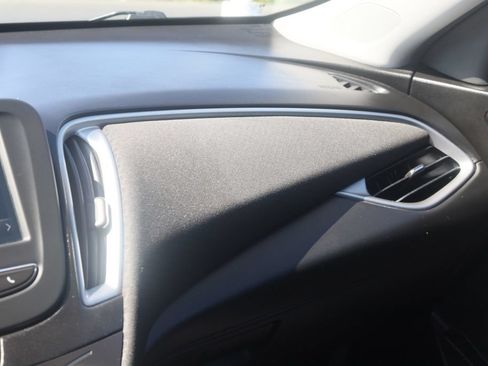 Used 2018 Chevrolet Malibu LS FWD image 19