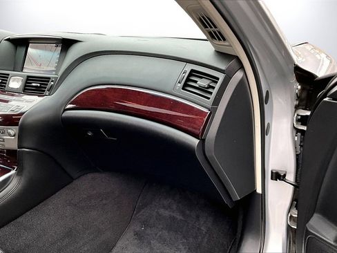 Used 2018 INFINITI Q70 L 3.7 image 20