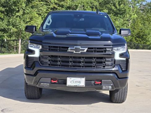 Used 2025 Chevrolet Silverado 1500 LT Trail Boss w/ Convenience Package II AWD/4WD image 3