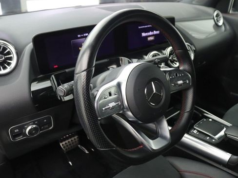 Certified 2022 Mercedes-Benz GLA 250 image 17