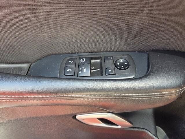 Used 2021 Dodge Challenger R/T w/ Driver Convenience Group RWD image 15