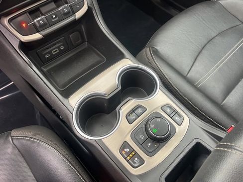 Used 2022 GMC Terrain Denali w/ Denali Premium Package image 30