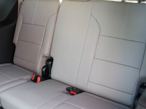 New 2026 GMC Acadia Elevation image 12