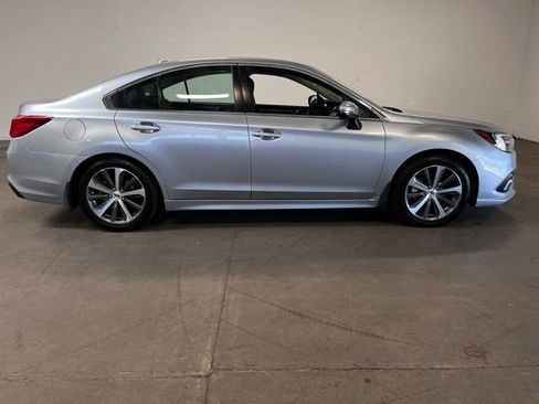 Used 2018 Subaru Legacy 3.6R Limited AWD/4WD image 2