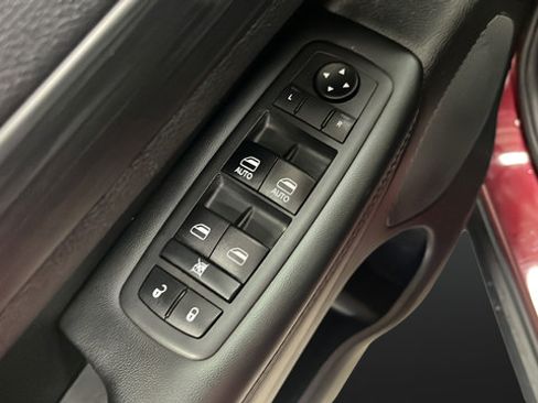 Used 2019 Jeep Grand Cherokee Laredo AWD/4WD image 20