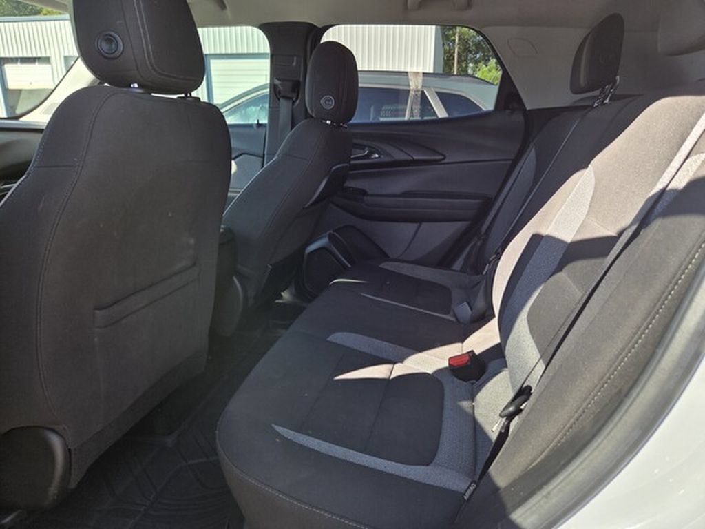Used 2022 Chevrolet TrailBlazer LT w/ Convenience Package FWD image 4