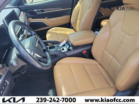 Certified 2022 Kia Telluride SX w/ Towing Package FWD image 21