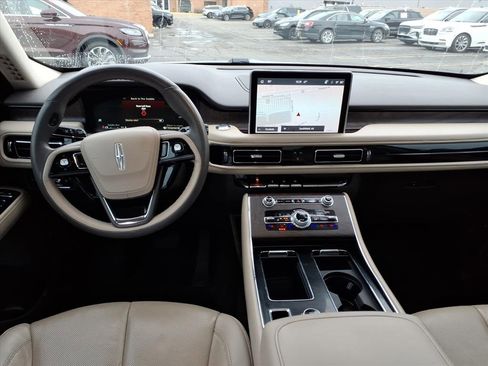 Certified 2023 Lincoln Aviator Reserve w/ Equipment Group 201A image 6