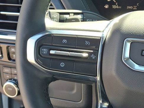 Used 2025 GMC Yukon XL Denali AWD/4WD image 6