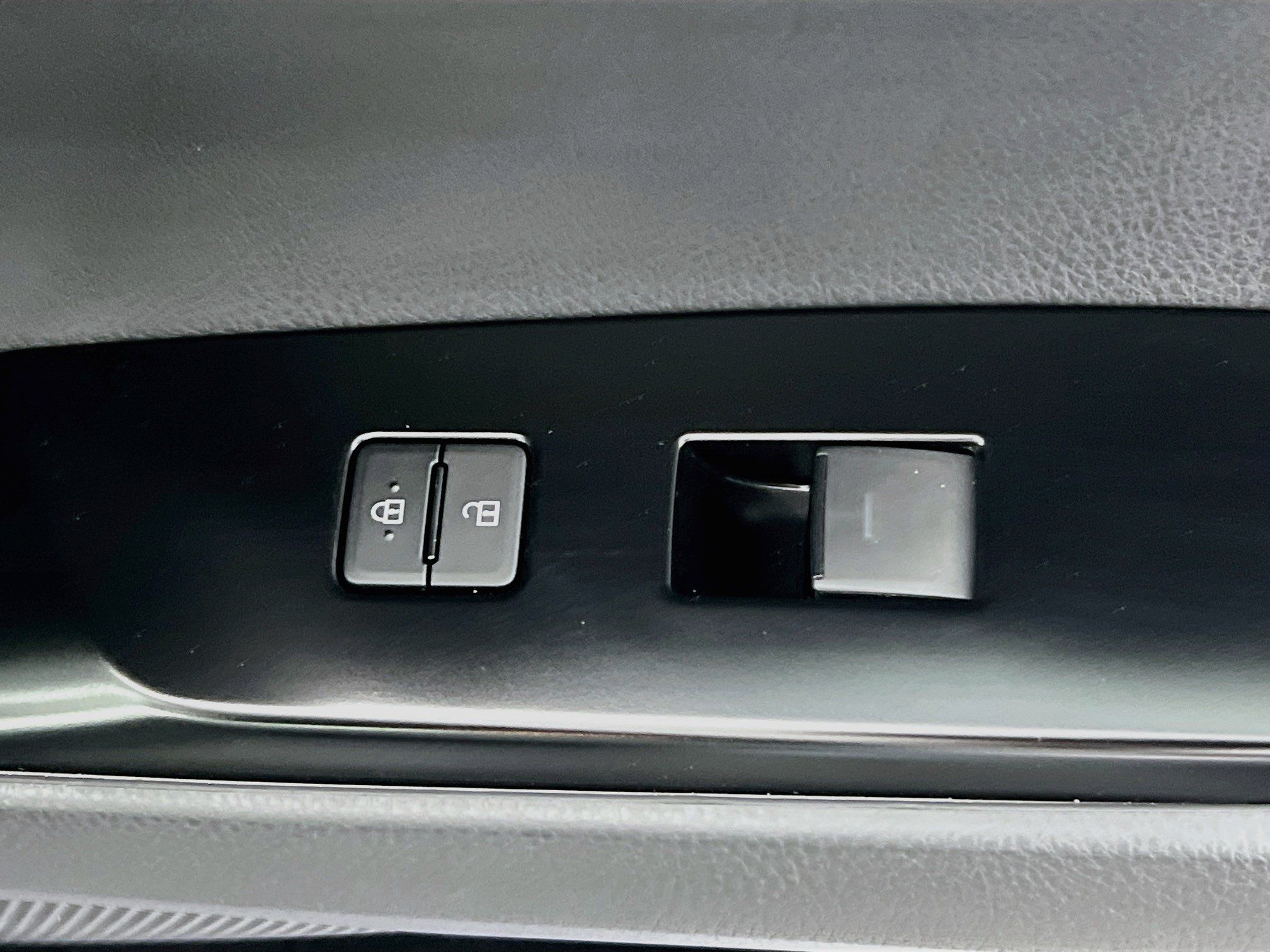 Used 2026 Toyota Camry SE w/ Multimedia Upgrade Package FWD image 30