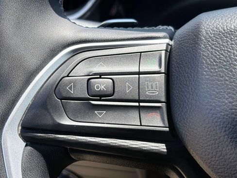 Used 2024 Jeep Grand Cherokee L Laredo AWD/4WD image 15