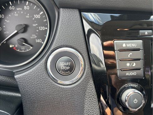 Used 2020 Nissan Rogue Sport SV FWD image 25