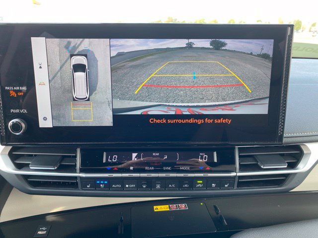 Certified 2025 Toyota Sienna Platinum AWD/4WD image 9