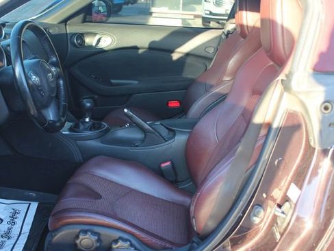 Used 2010 Nissan 370Z Touring w/ Sport Pkg image 12