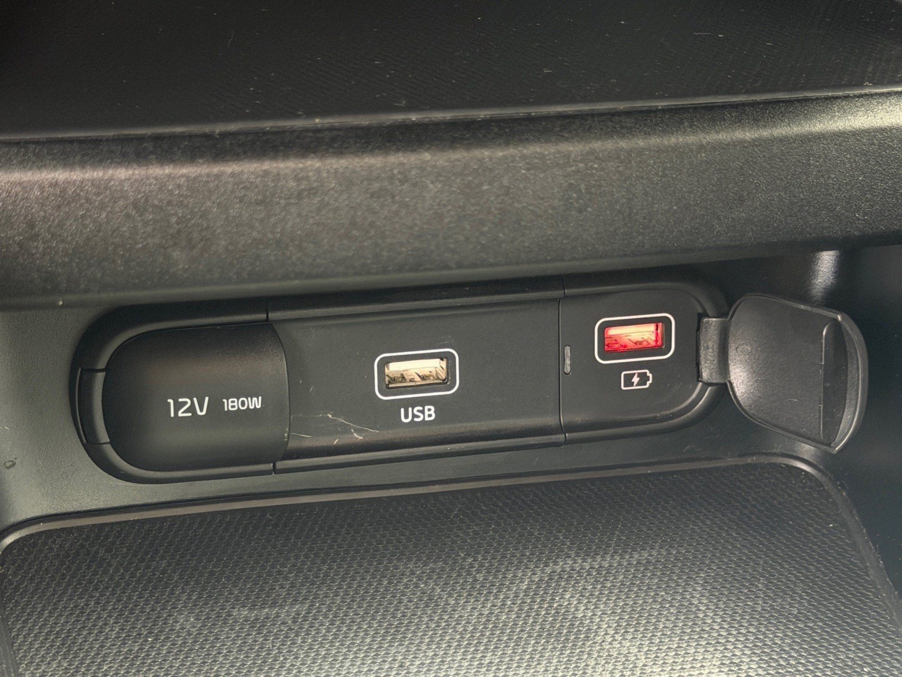 Certified 2024 Kia Forte LXS w/ LXS Technology Package FWD image 33