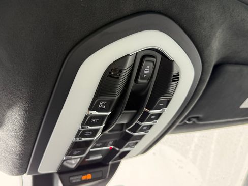 Used 2026 Porsche Macan S AWD/4WD image 18