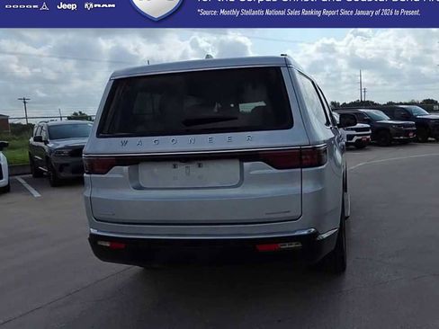Used 2022 Jeep Wagoneer Series III w/ Flexible Seating Group AWD/4WD image 7