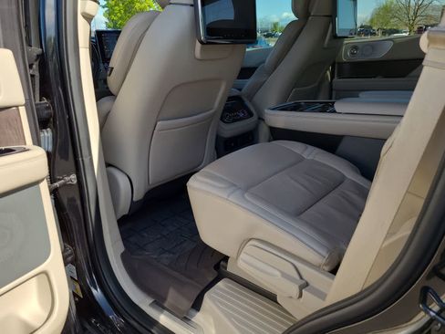 Used 2018 Lincoln Navigator Reserve w/ Technology Package AWD/4WD image 20