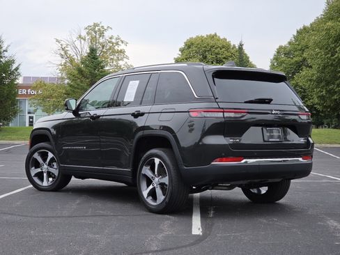 Used 2023 Jeep Grand Cherokee Limited AWD/4WD image 24