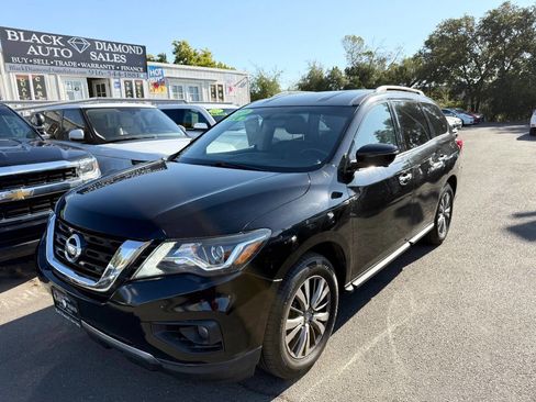 Used 2019 Nissan Pathfinder SL image 6