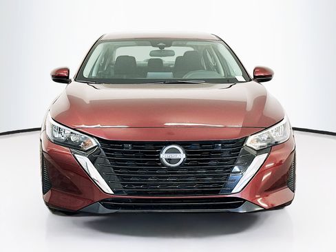 Used 2024 Nissan Sentra SV image 2