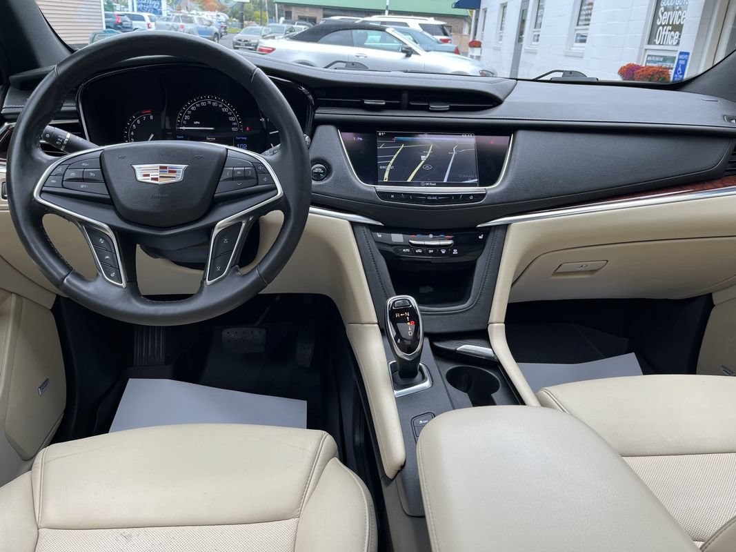 Used 2018 Cadillac XT5 Luxury w/ Driver Awareness Package AWD/4WD image 6