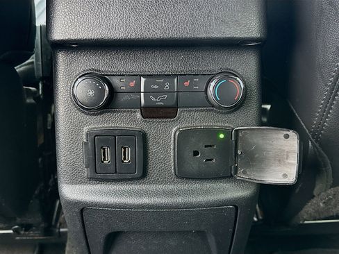 Used 2017 Ford Explorer Limited image 16