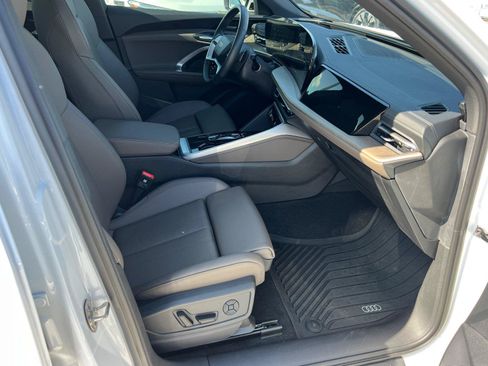 Used 2025 Audi Q5 Premium Plus AWD/4WD image 11
