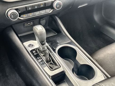 Used 2024 Nissan Altima 2.5 SV image 17