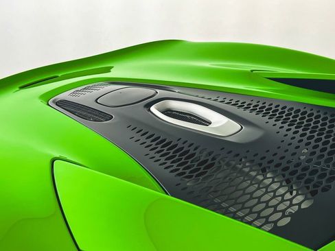 New 2025 McLaren Artura image 33