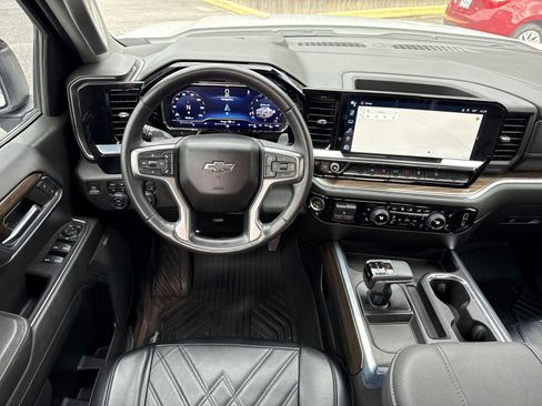 Used 2024 Chevrolet Silverado 1500 RST AWD/4WD image 12