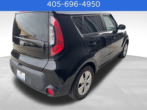 Used 2016 Kia Soul Base image 3