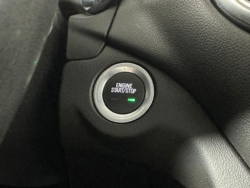 Used 2019 Chevrolet Equinox LT FWD image 21