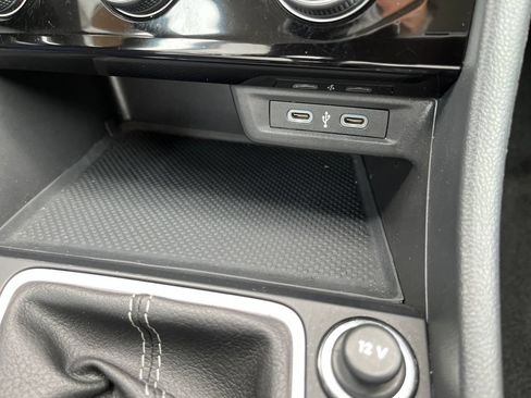 Used 2024 Volkswagen Jetta SE FWD image 26