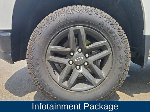 Used 2021 Chevrolet Silverado 1500 Custom Trail Boss w/ LPO, Dark Essentials Package AWD/4WD image 10