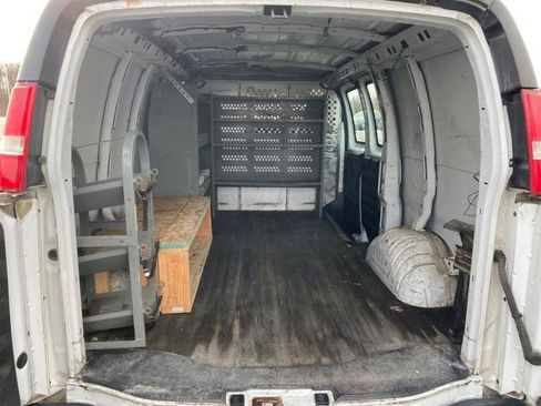 Used 2017 GMC Savana 2500 image 14