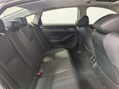Used 2018 Honda Accord Touring image 21