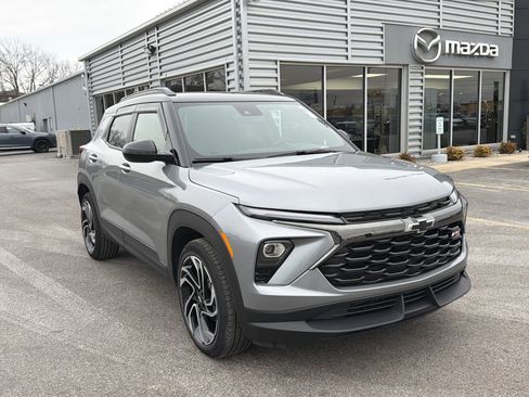 Used 2024 Chevrolet TrailBlazer RS w/ Driver Confidence Package image 1