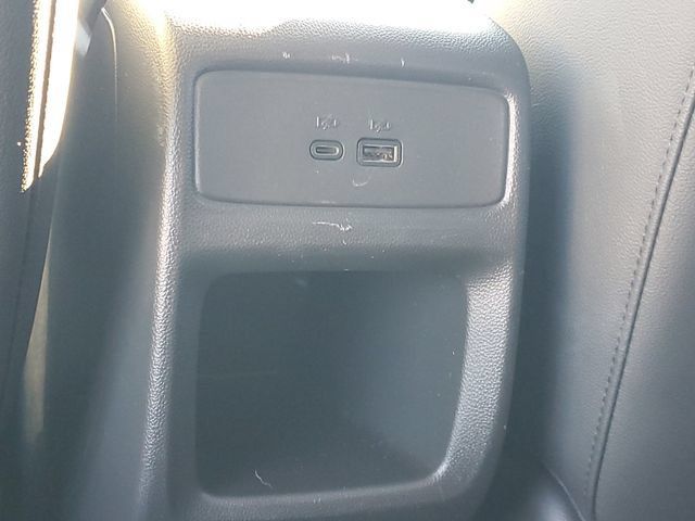 Certified 2024 Chevrolet Trax RS w/ Sunroof Package FWD image 10