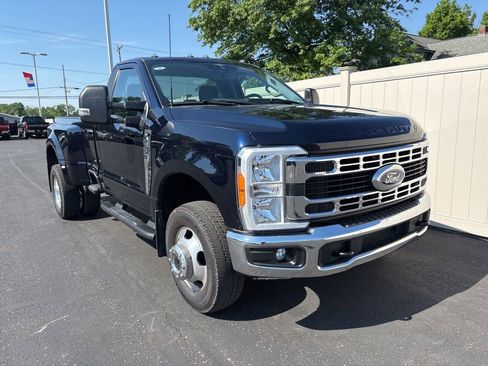 Used 2023 Ford F350 XLT AWD/4WD image 2