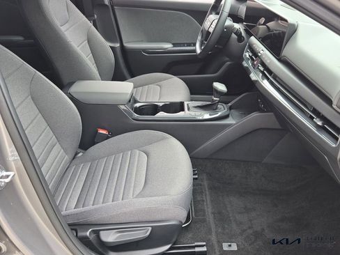 Certified 2025 Kia K4 EX FWD image 17