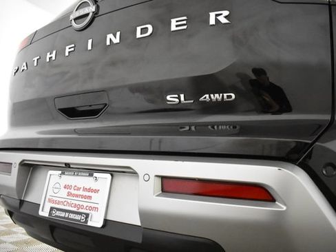Used 2023 Nissan Pathfinder SL AWD/4WD image 45